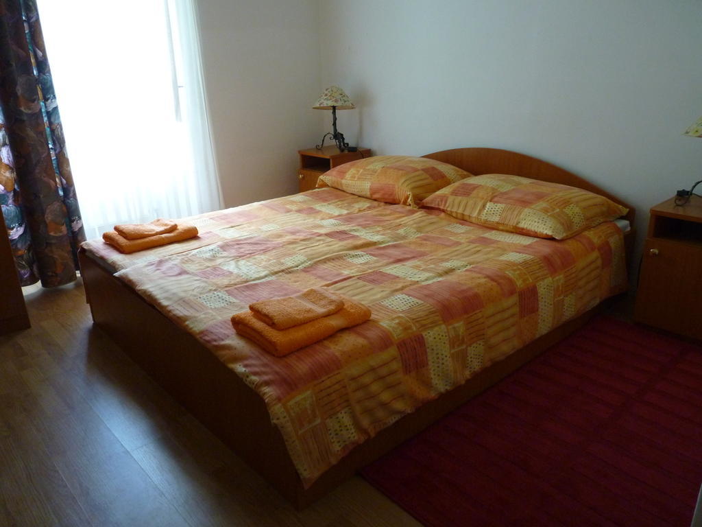 Kastelyszallo Szarkavar Kaposujlak Room photo
